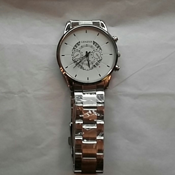 Men Quartz Movement Watch - Picture 3 of 8